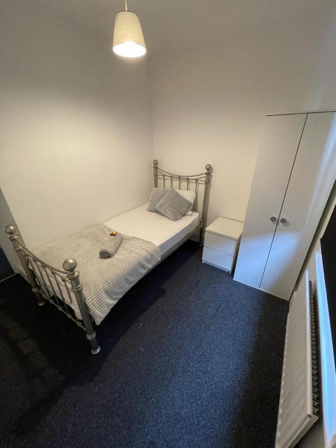 House By Araminta Houslow Apartment Hounslow Exterior photo